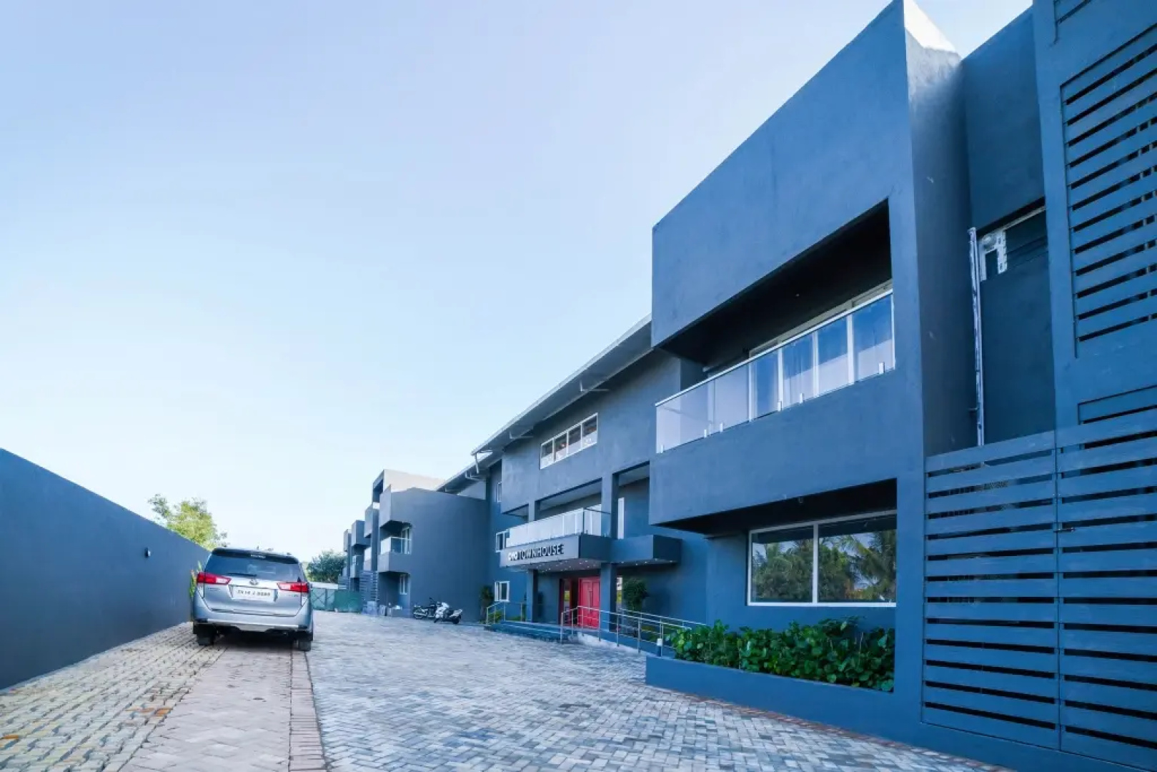 OYO Townhouse 211 Laguna Ecr