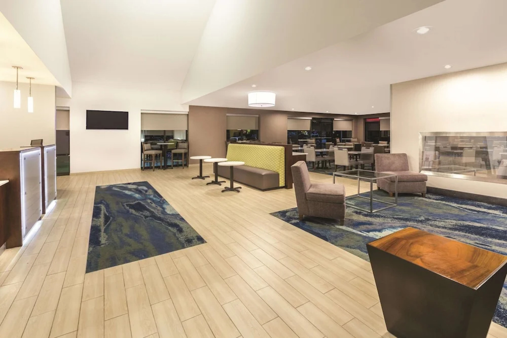 La Quinta Inn And Suites Philadelphia Airport (Ex Airport Inn Philadelphia /Ex Comfort Inn)