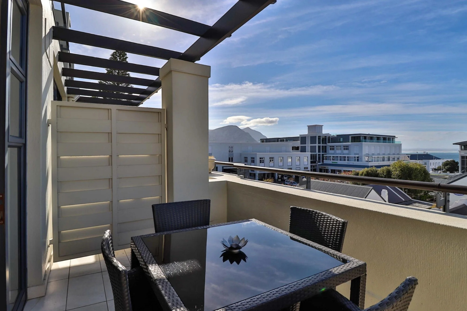 Отель Whale Coast All-Suite-Hotel