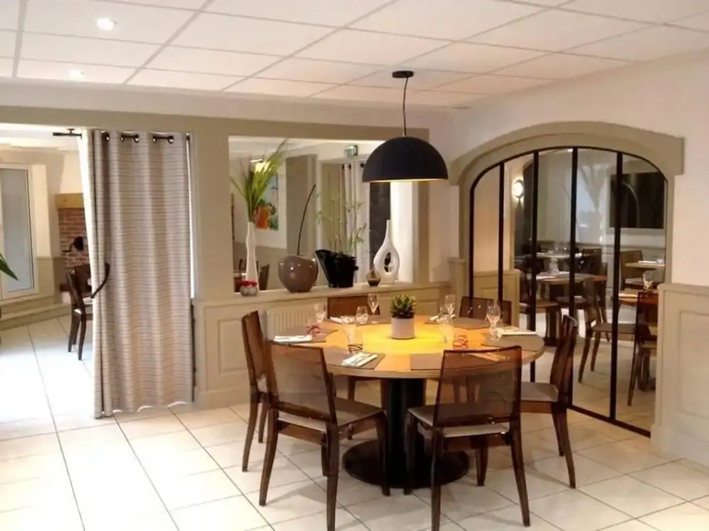 Logis Hotel Restaurant Le Laurier Fleuri