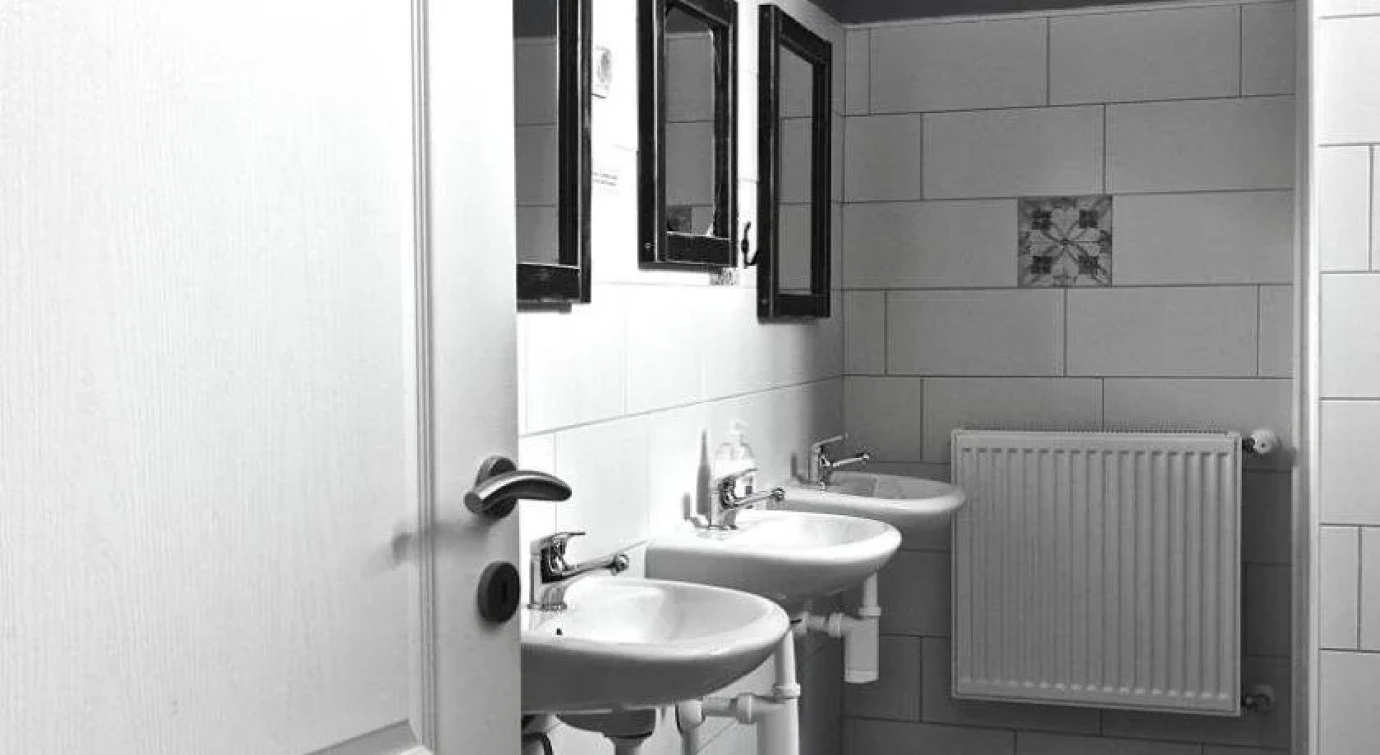 Falling Lakes Hostel