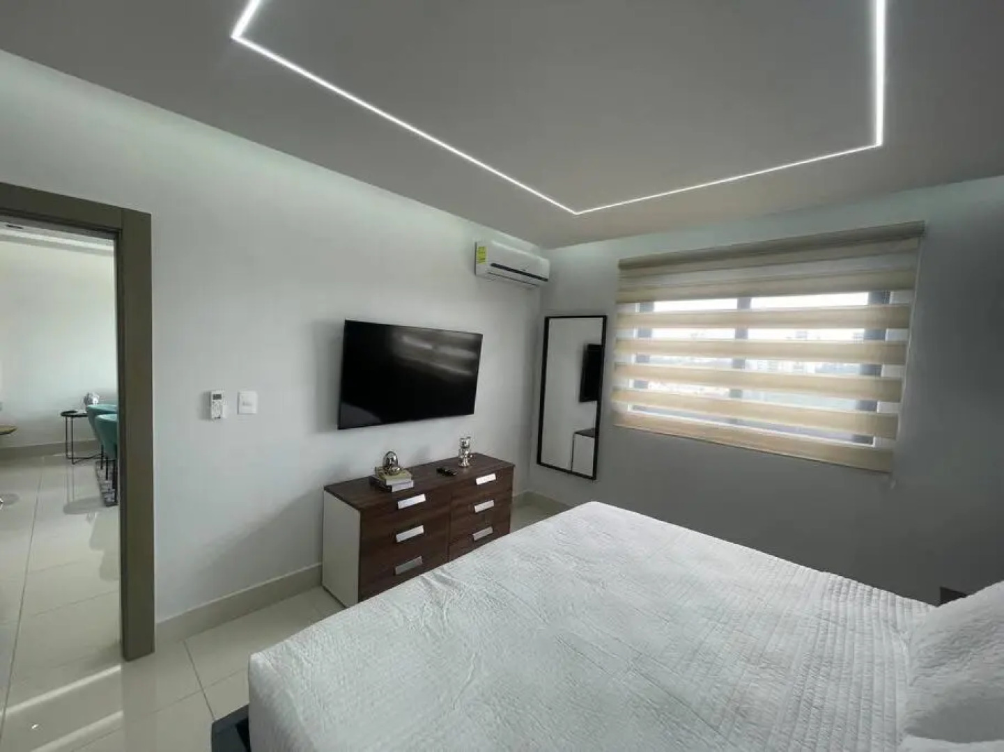 Soha Panorama B13 King Bed High Floor Balcony View