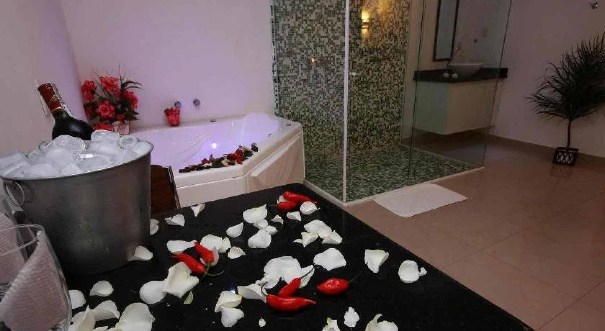 I9 Motel (Только для взрослых)