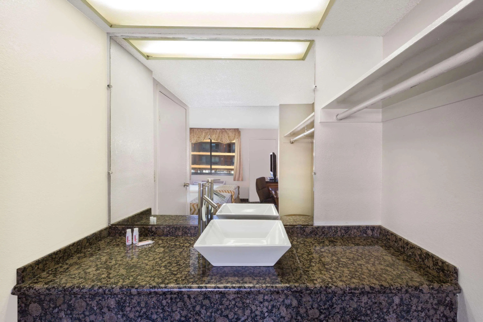 Travelodge by Wyndham Reno Downtown