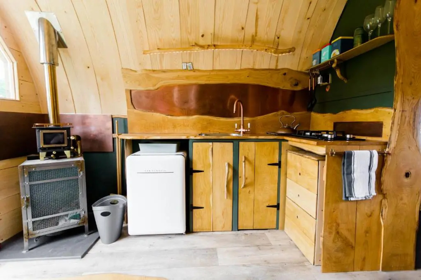 Beautiful 1 bed Glamping pod in Battle
