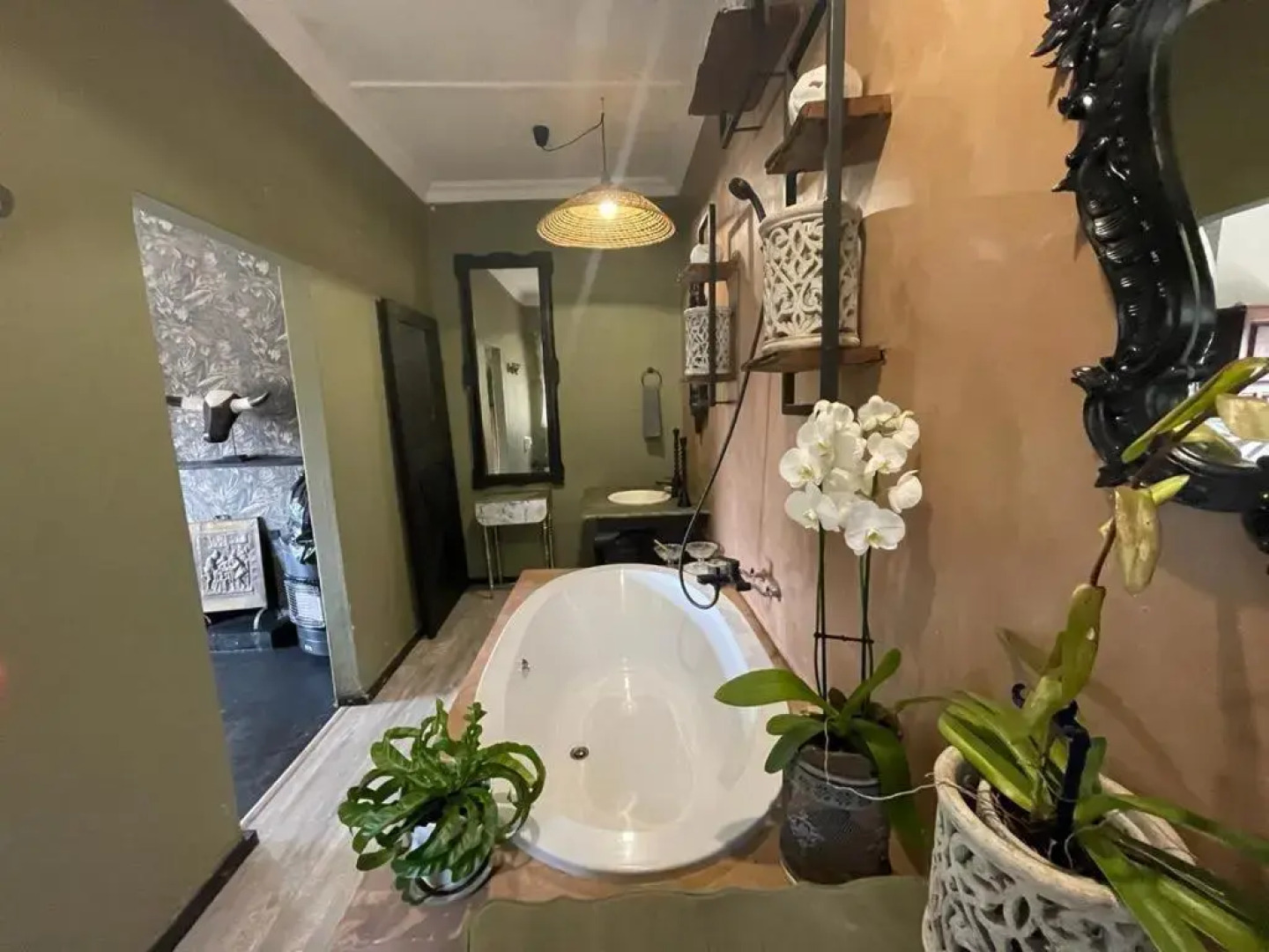 A Bird Cage Stay & Cottage