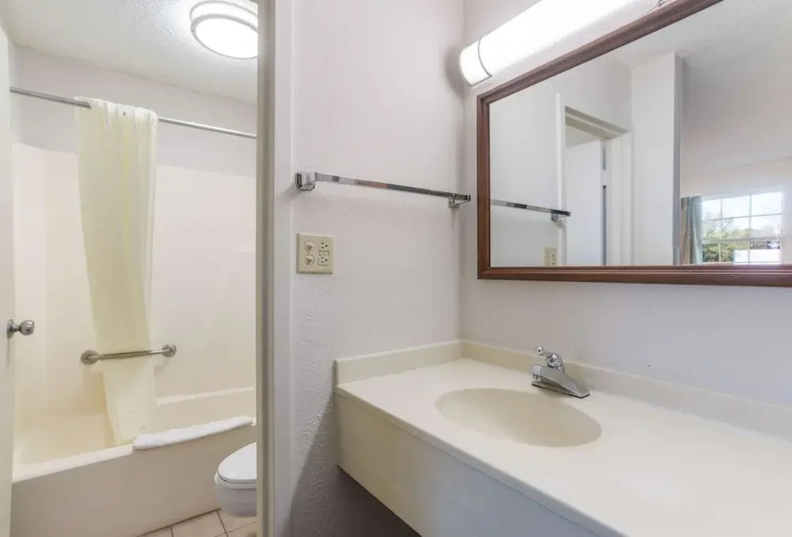 Happy Stay Inn Madisonville I-69 By OYO