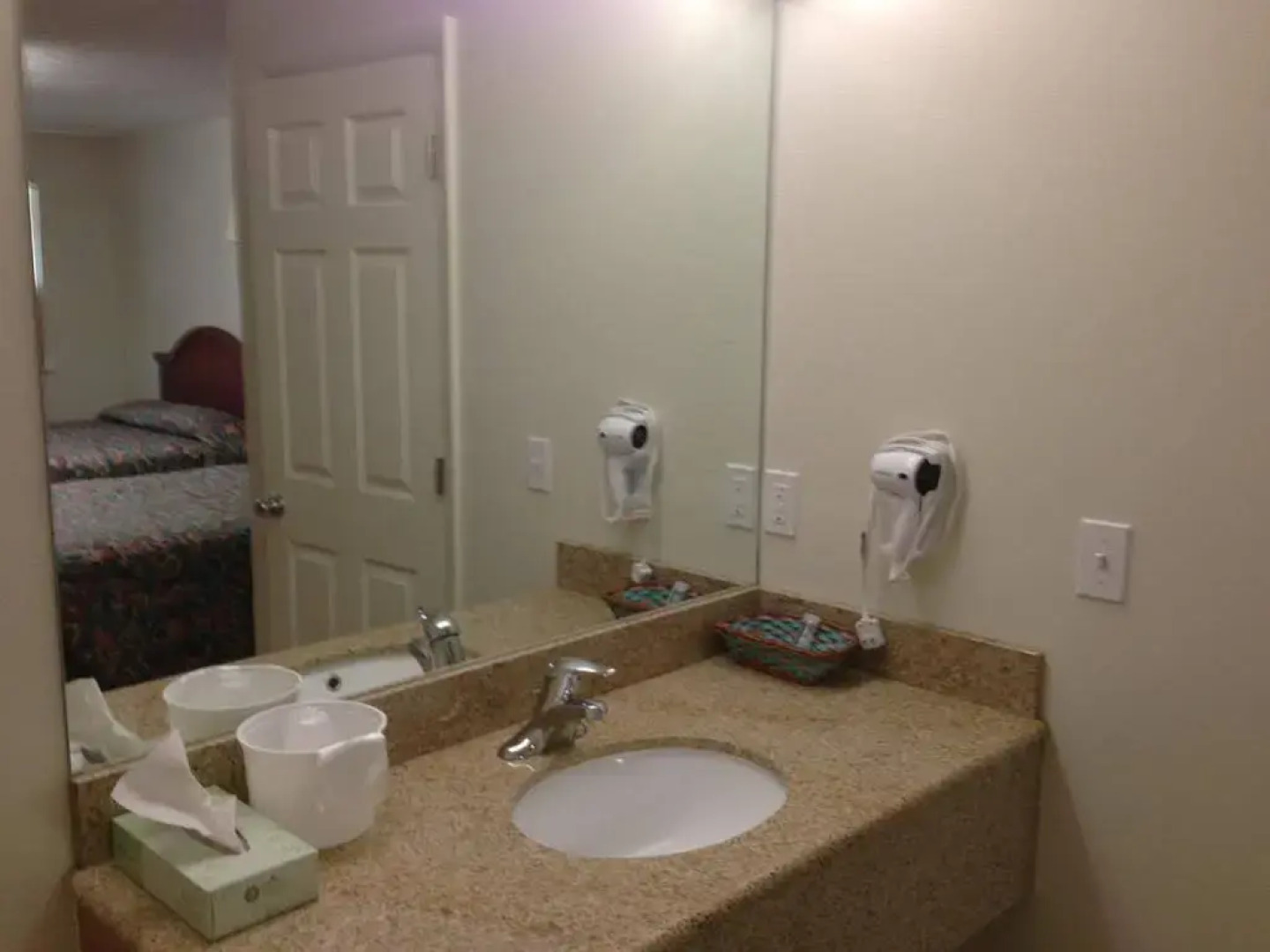 Split Mountain Motel