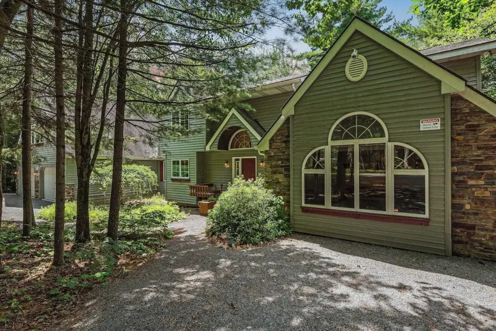 Tranquil Waterside by Avantstay Lakefront + Dock, Game Room, Views