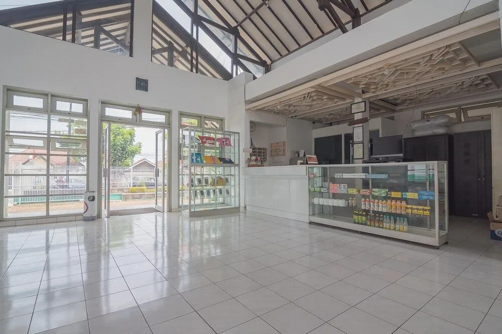 RedDoorz @ Jalan R.E. Martadinata Sukabumi