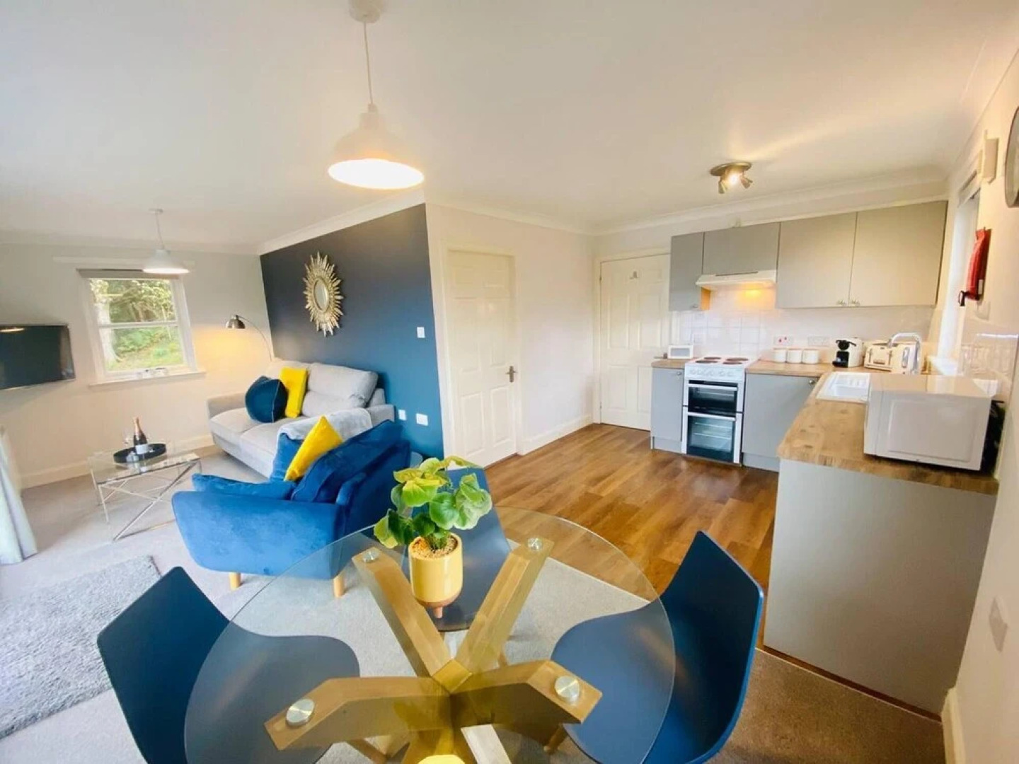 Cosy 2-bed Cottage With Stunning Hill & Loch Views