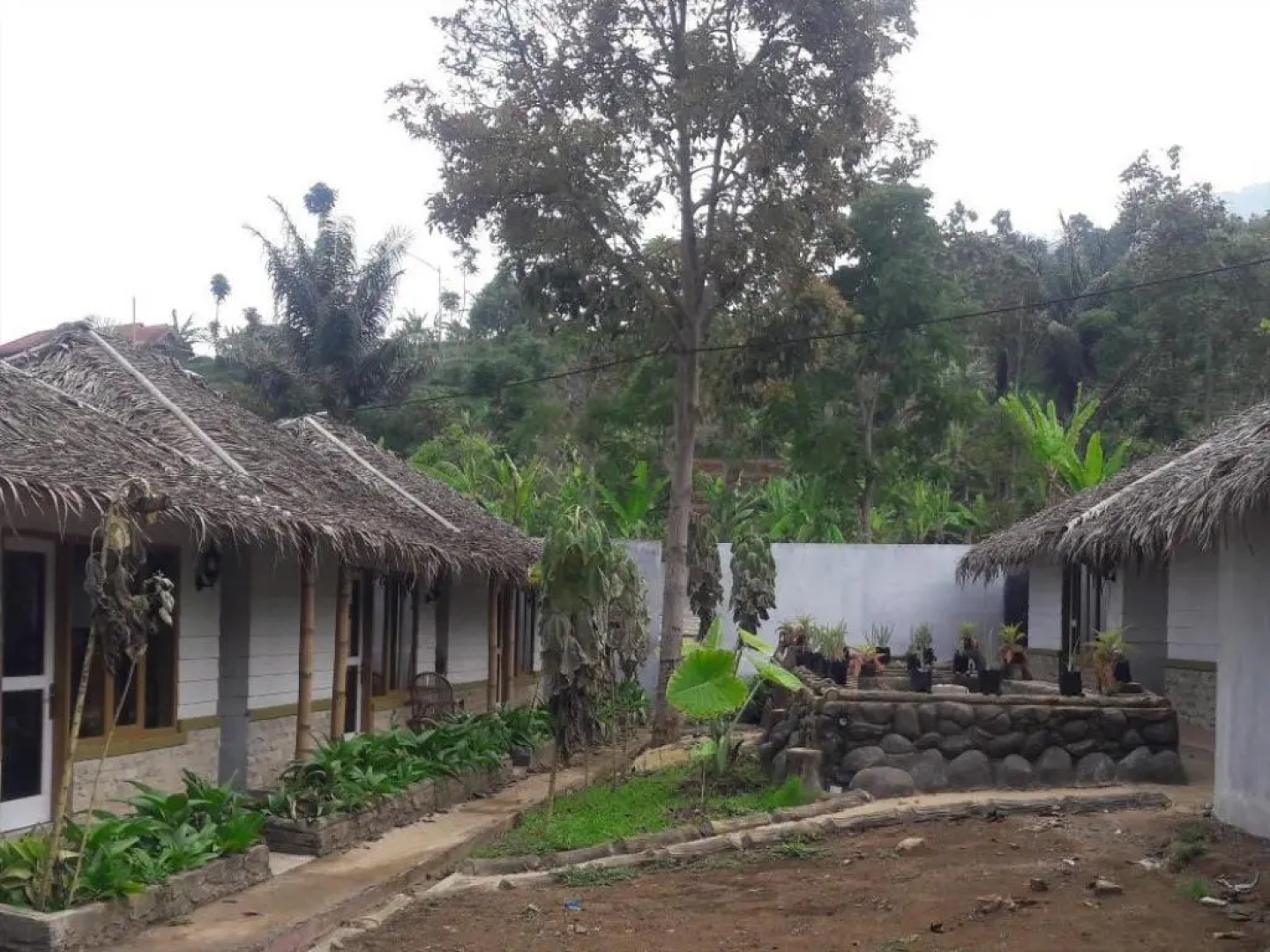 OYO 2922 Wisma Kampoeng Ciherang Syariah