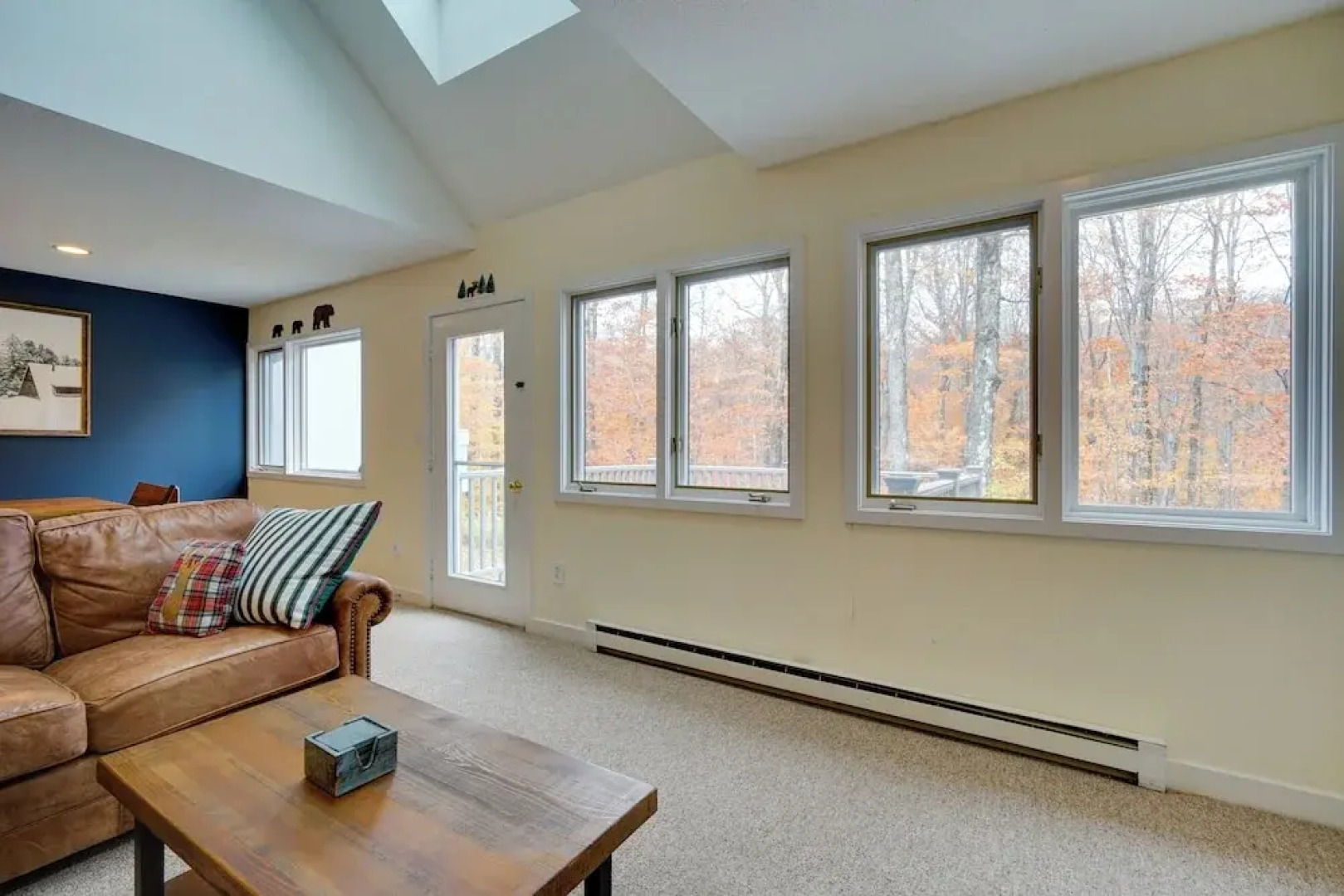 Sunny Stratton Townhome ~ 1 Mi to Skiing!