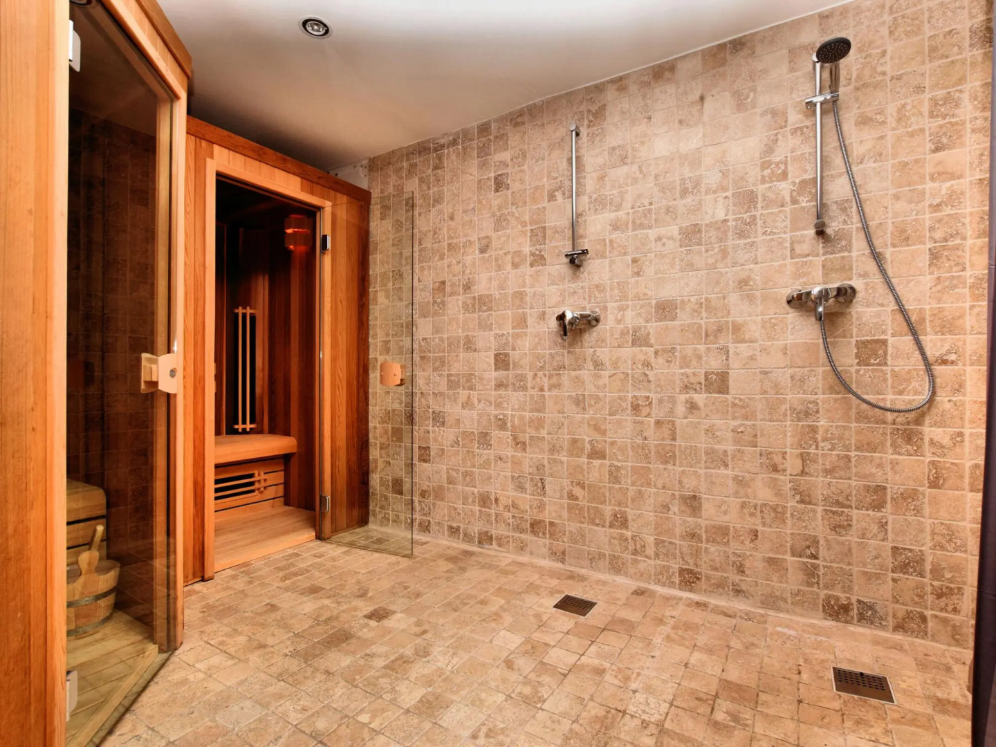 Cottage on the Banks of the Ourthe in Durbuy