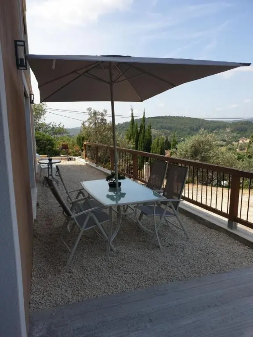 rez de villa vue dominante avec spa