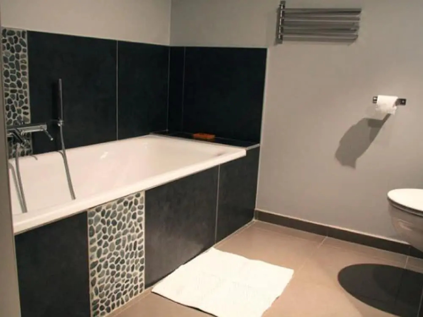 Spacious Holiday Home in Marche-en-famenne With Pool