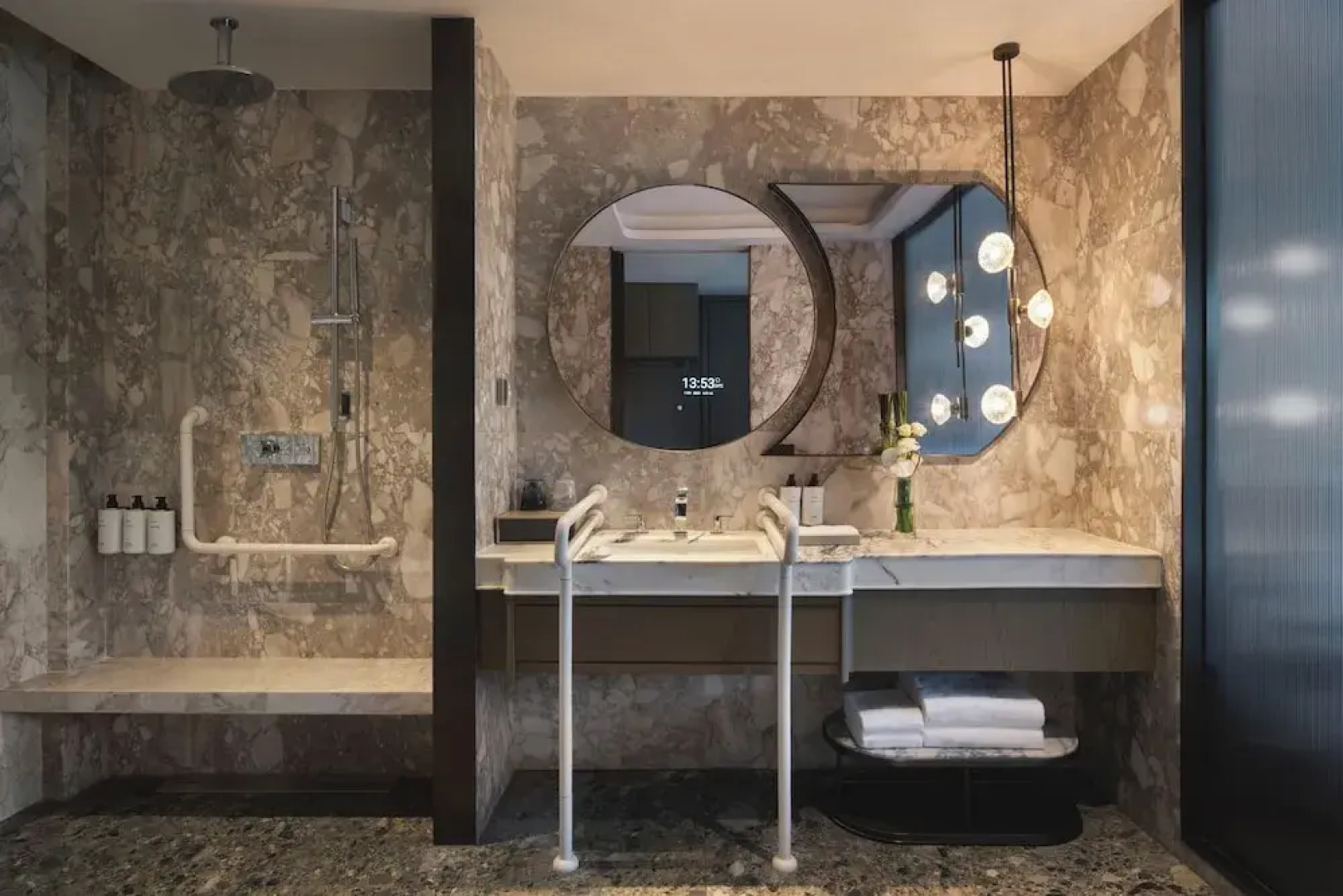 Intercontinental Xiangyang by IHG