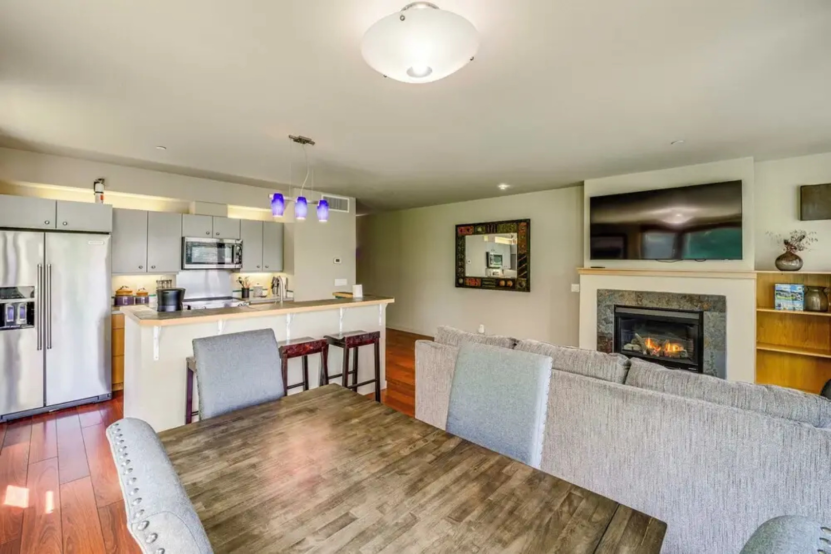 Steps to Lake Chelan: Condo w/ Resort Amenities!