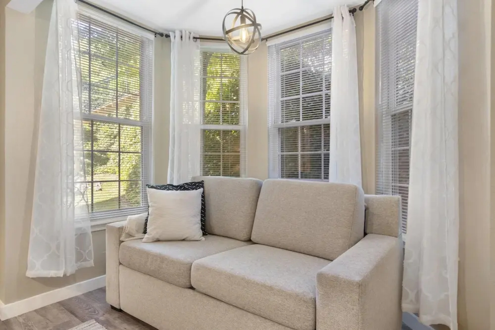 Serene Escape at Table Rock Lake