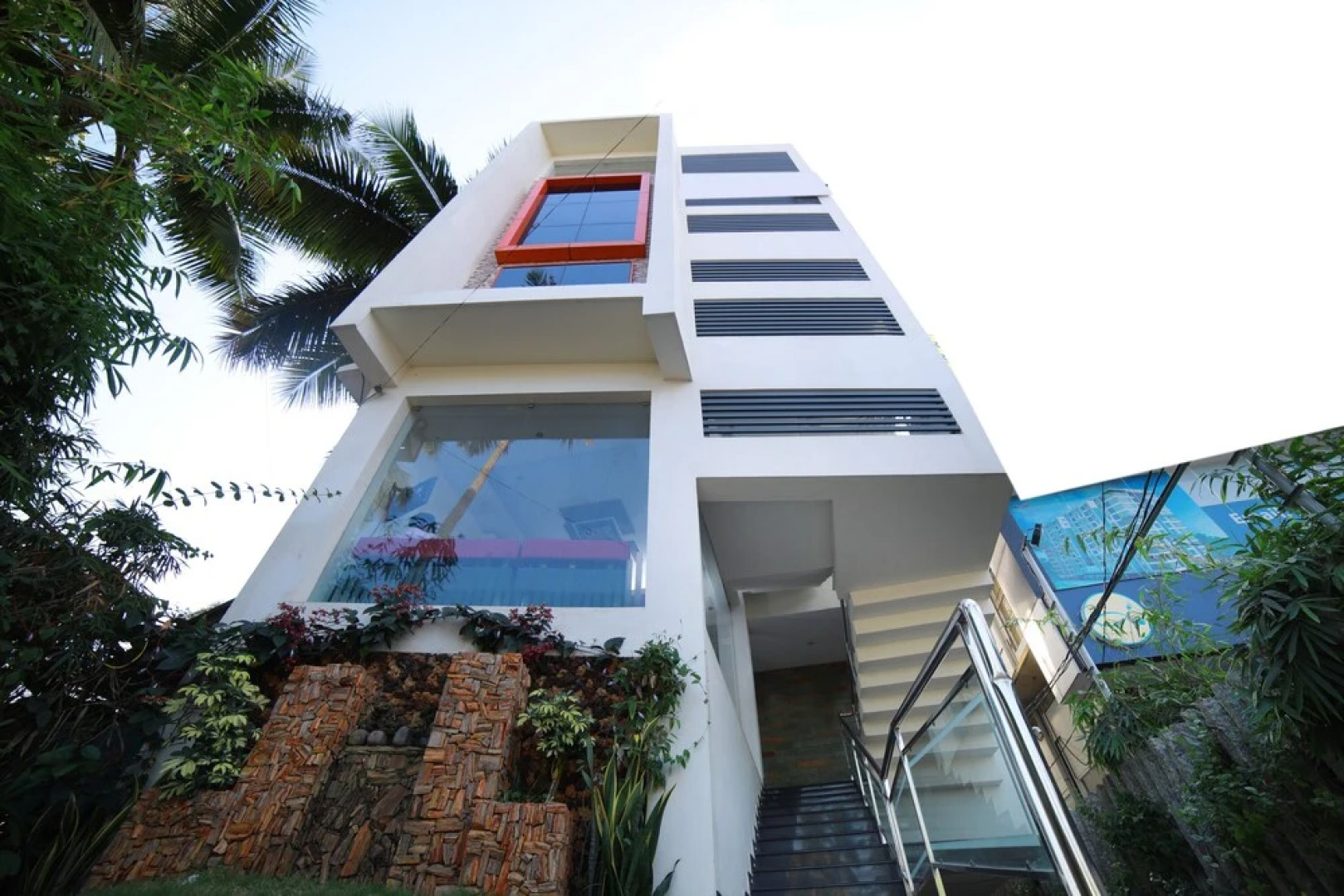 OYO 2300 Hotel The Platinum Inn