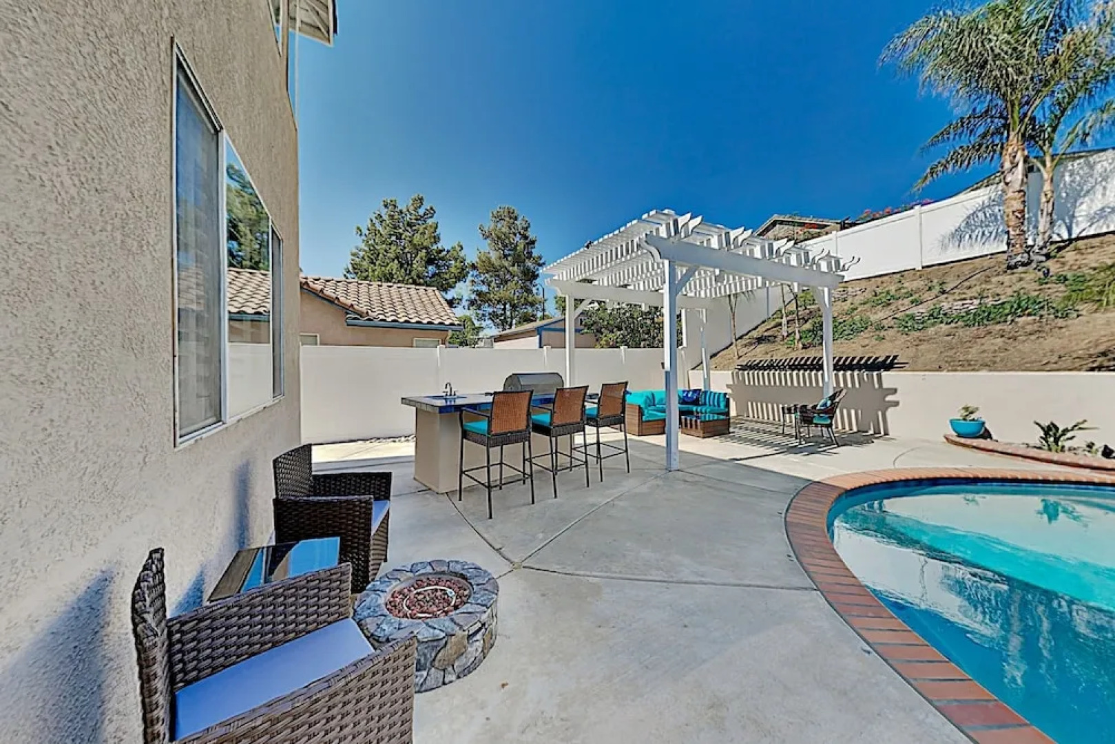 2399chat 4 Bedroom Home