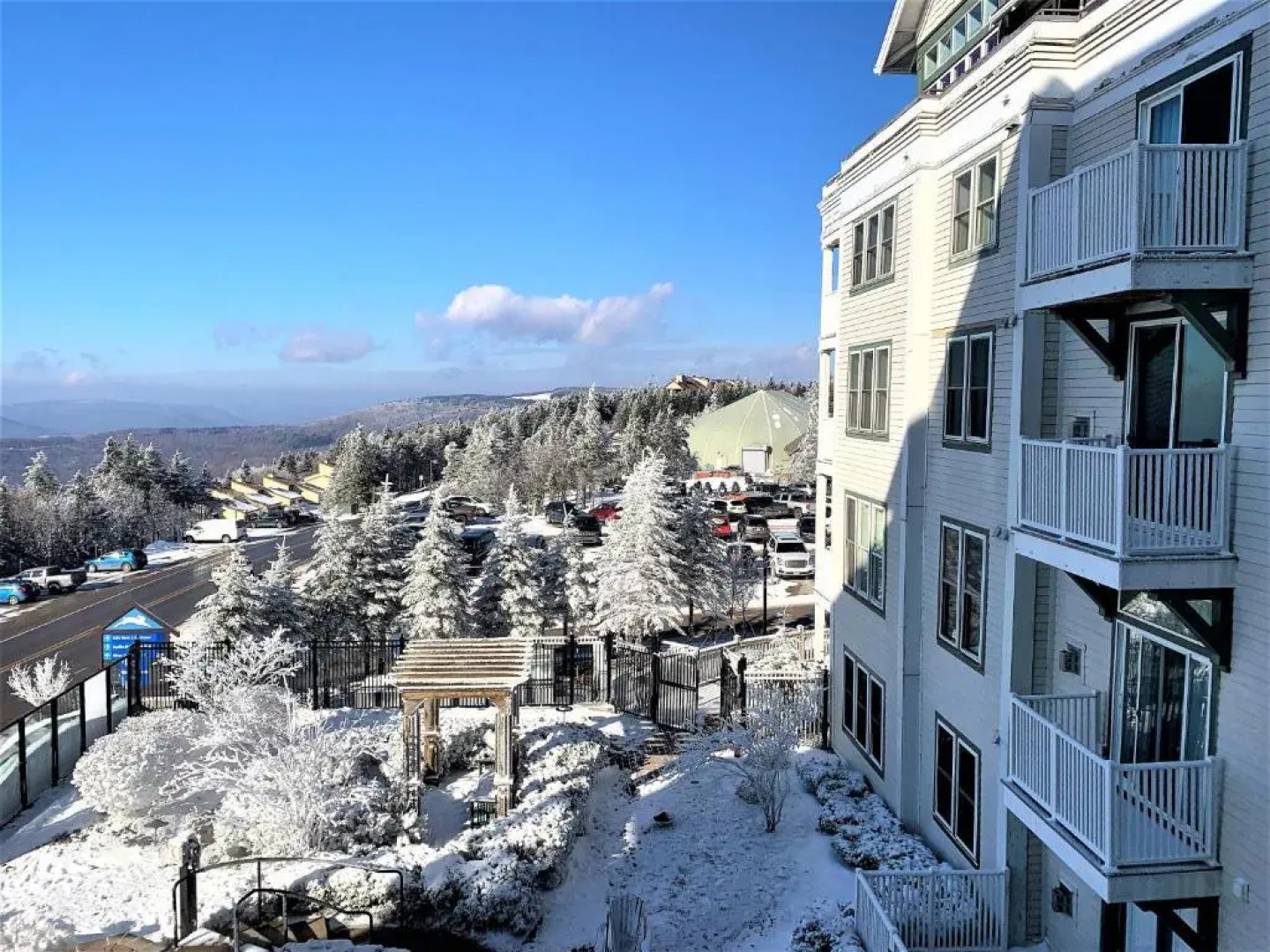 Seneca 202-204 Deluxe Seneca 2 Bedroom, 2 Bath Condo