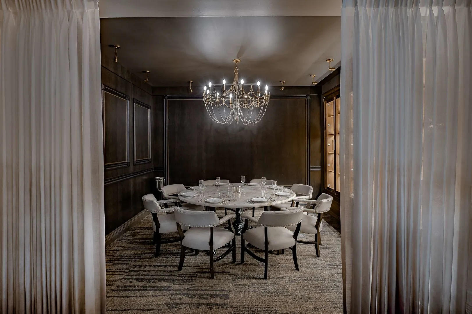 Hotel Fort Des Moines, Curio Collection by Hilton