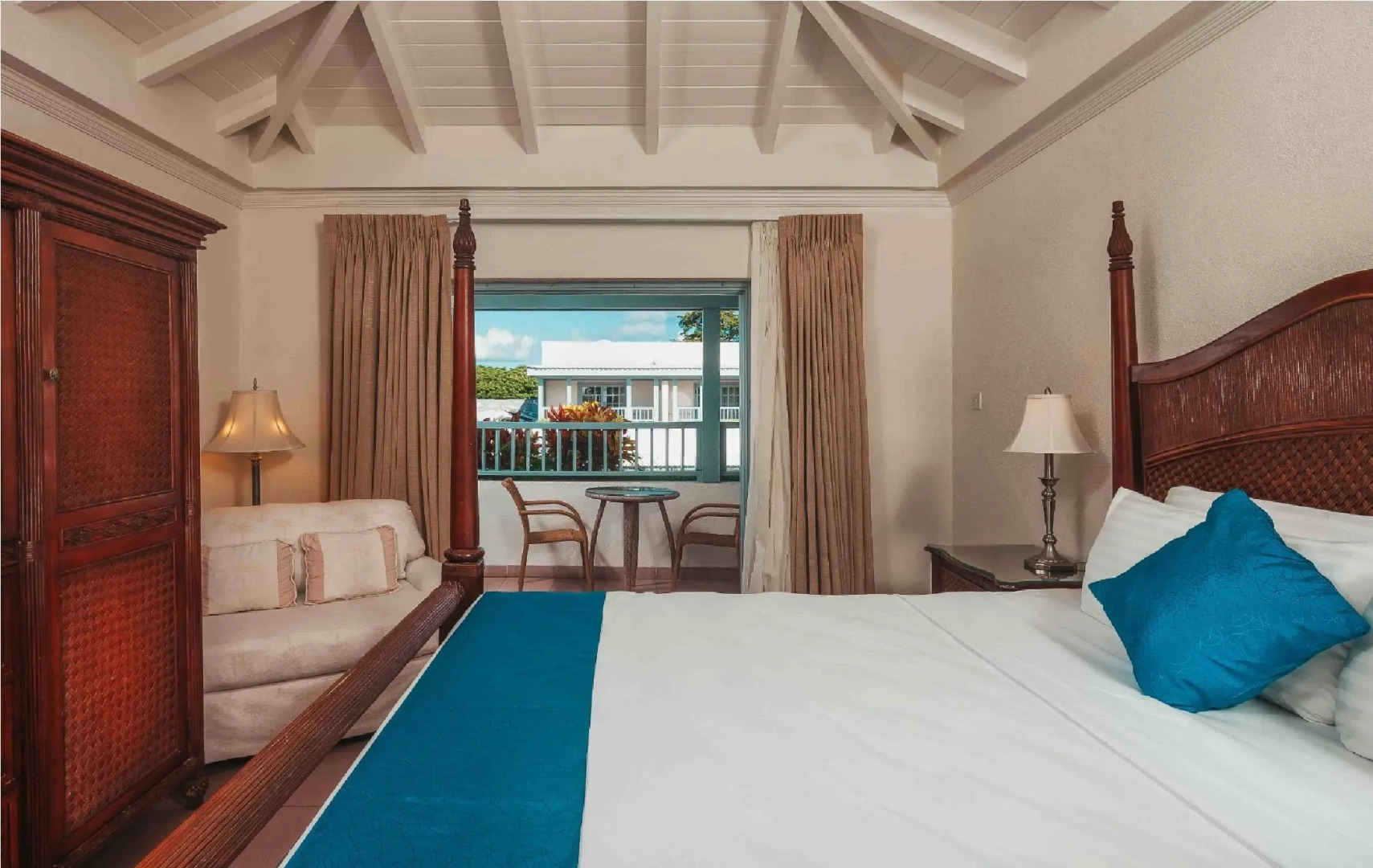 Savannah Beach Club Hotel