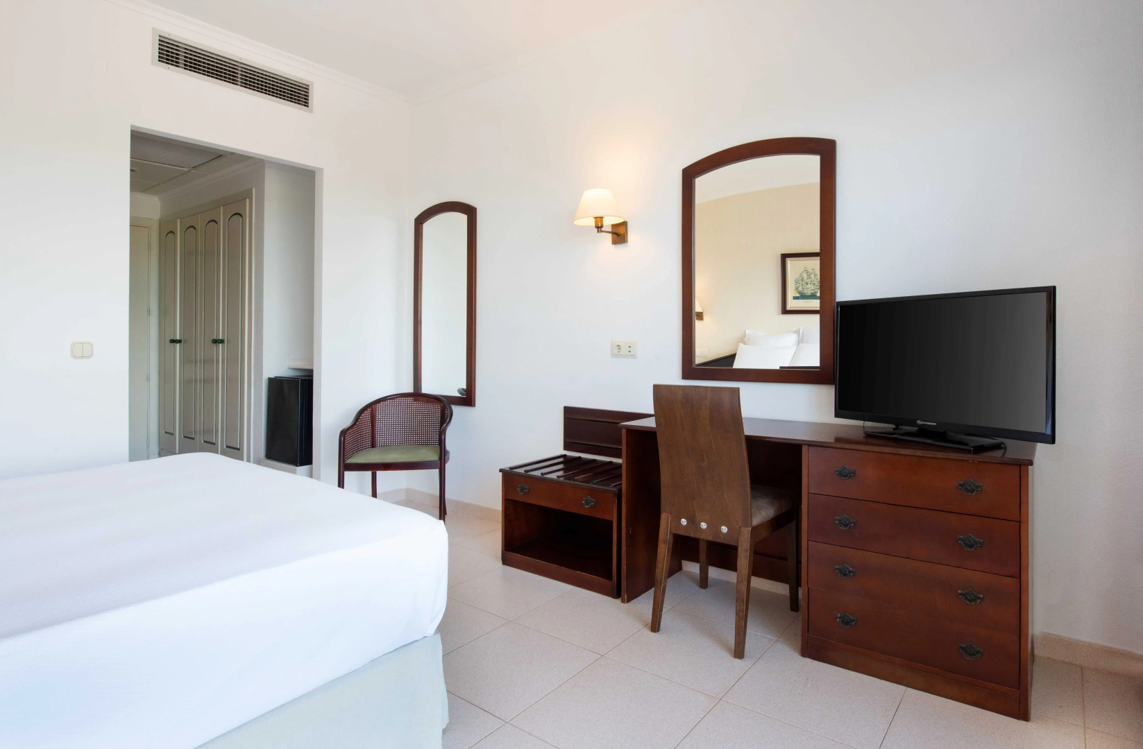 Valentin Son Bou Hotel