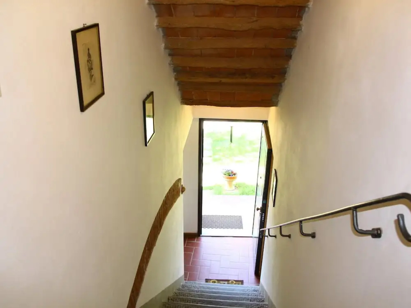 Restful Farmhouse with Pool near Forest in Vinci