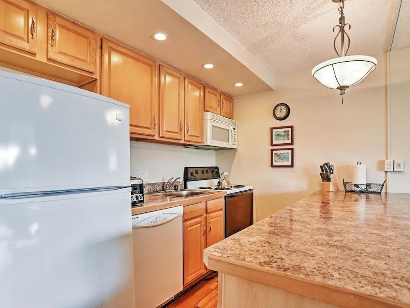 Lahaina Luxury Beach Condos