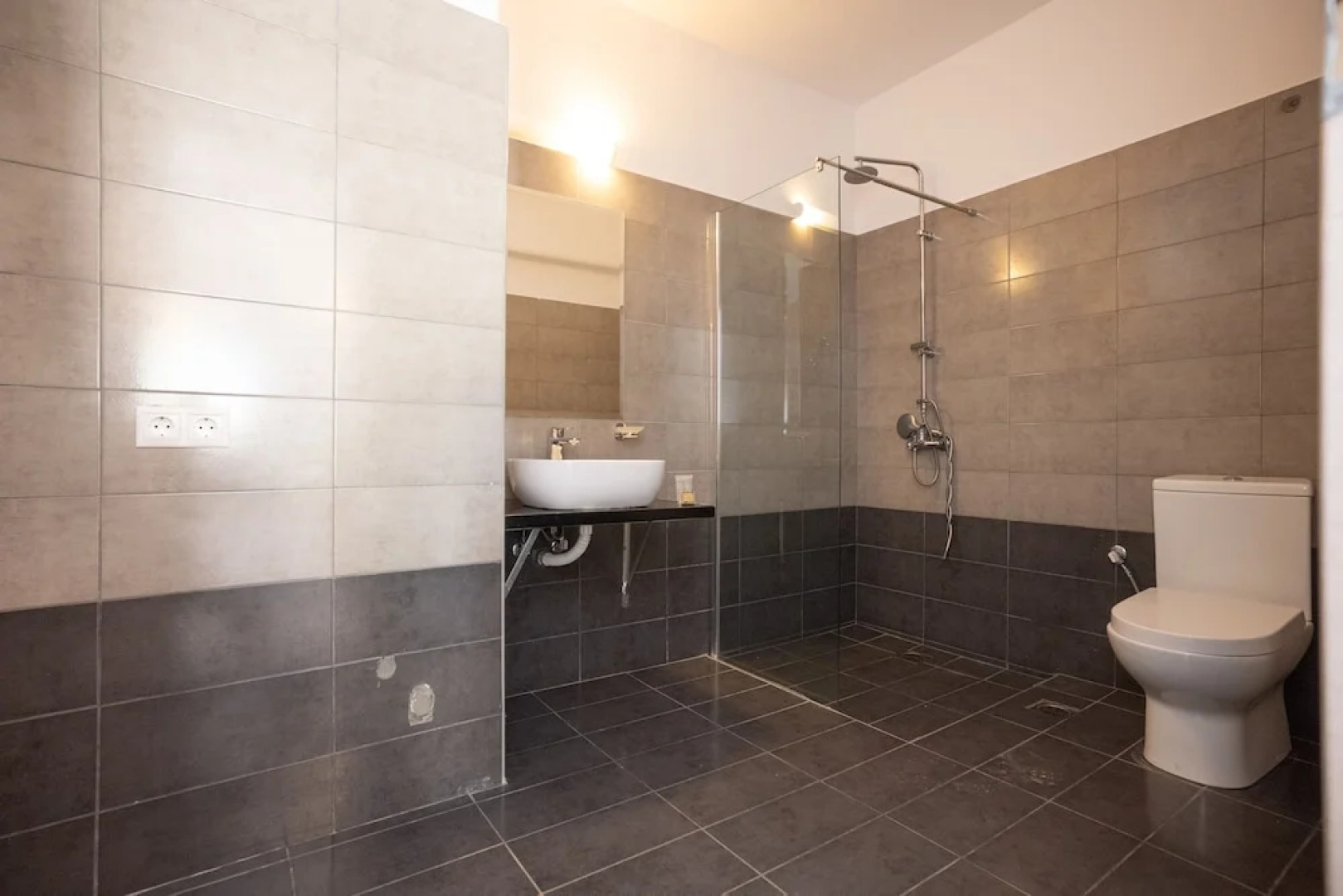 Ginger Gold Apt Getaway with Shared Pool