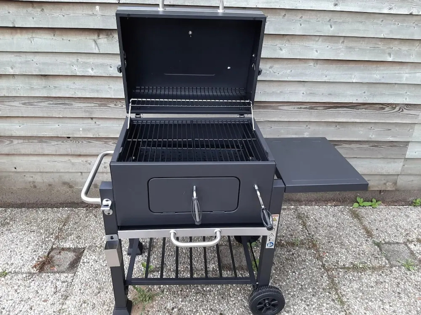 Holiday home in Dalfsen with terrace and garden with barbecue