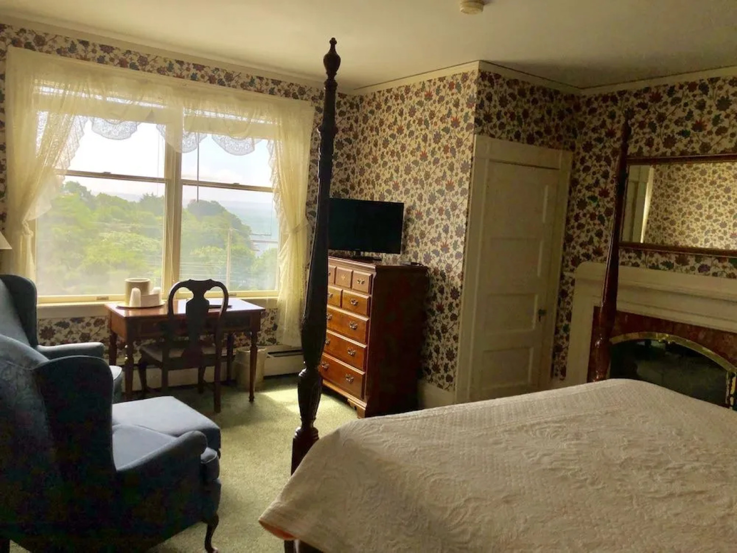 Sands of Time Motor Inn & Harbor House