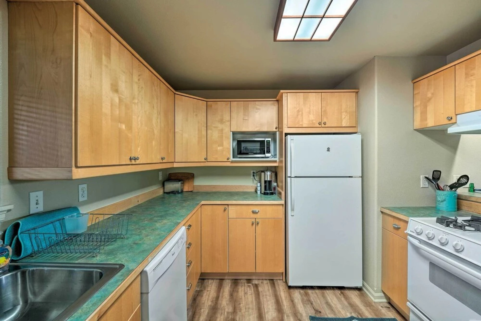 Central Apt: Private Fireplace & Patio Access