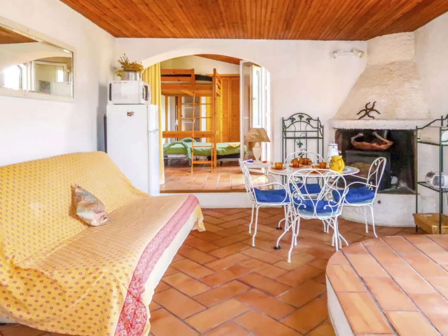 House Claudio Collabassa