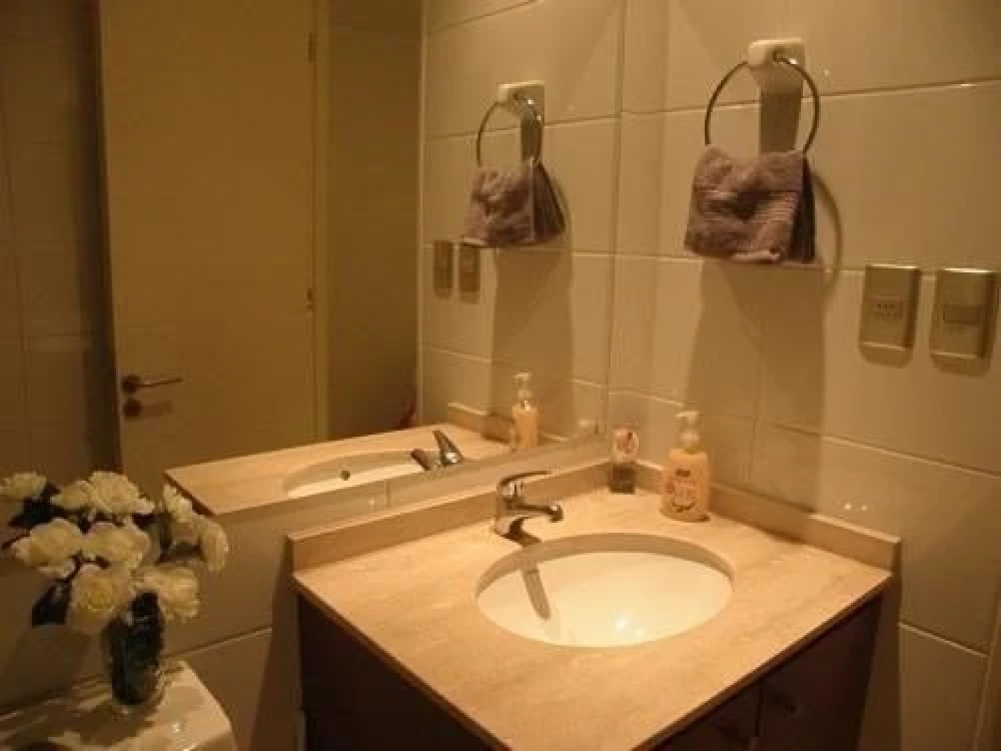 YQ Santiago Suites