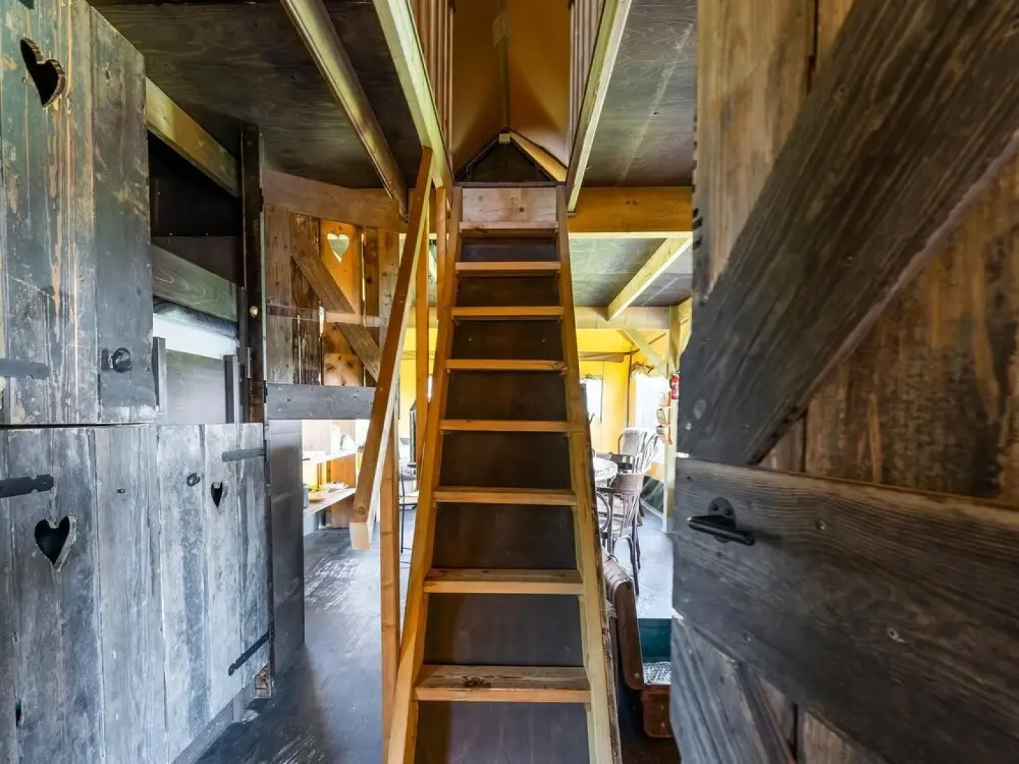 Unique Beach Lodge for 8 People near Beach, Sea, & Village