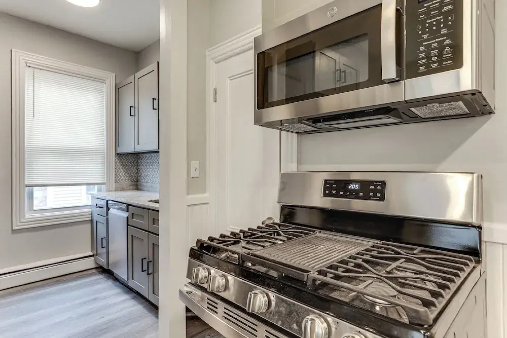 1 Mi to Dtwn: Pet-friendly Providence Apt w/ Yard