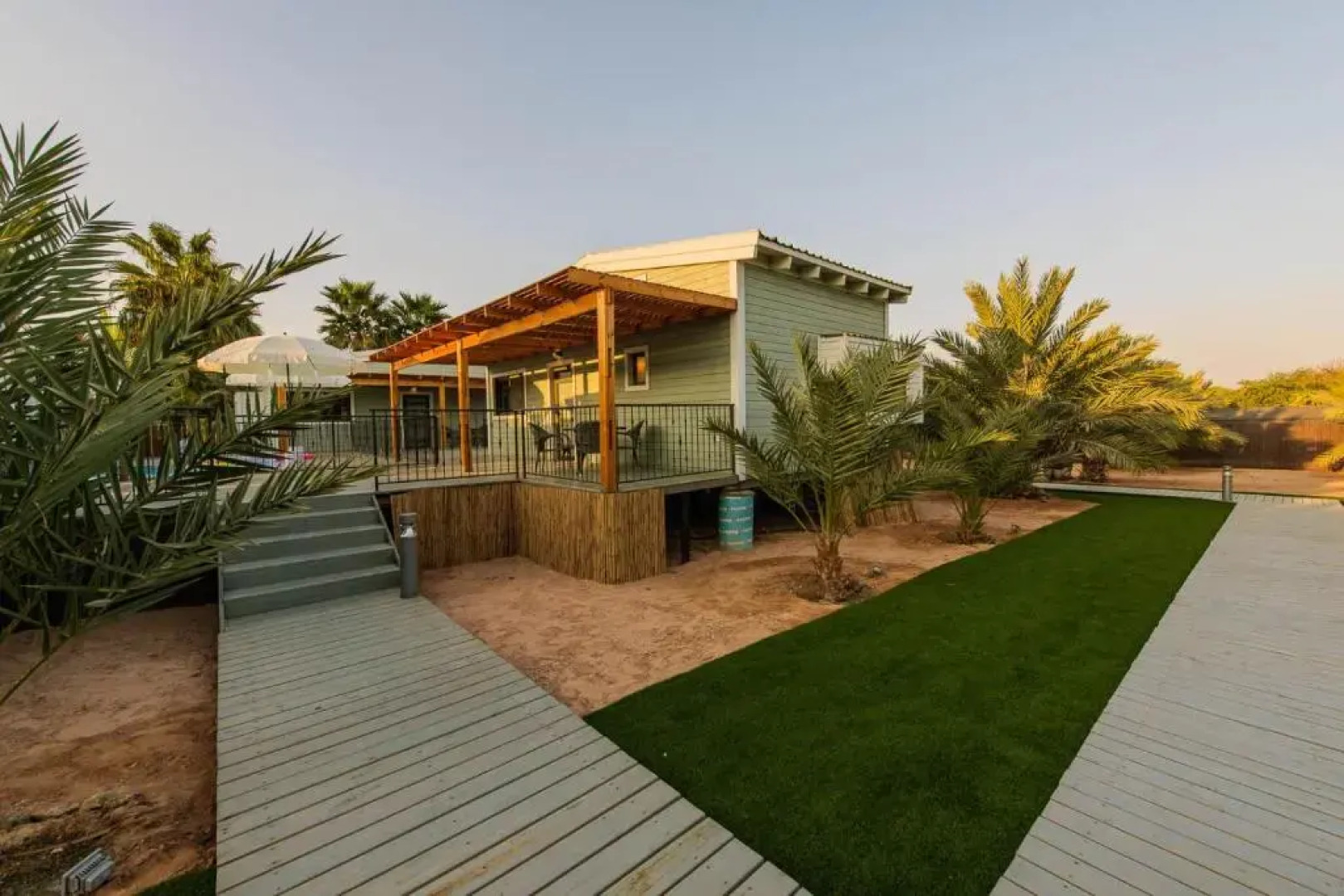 Somewhere - Chalets in the Arava
