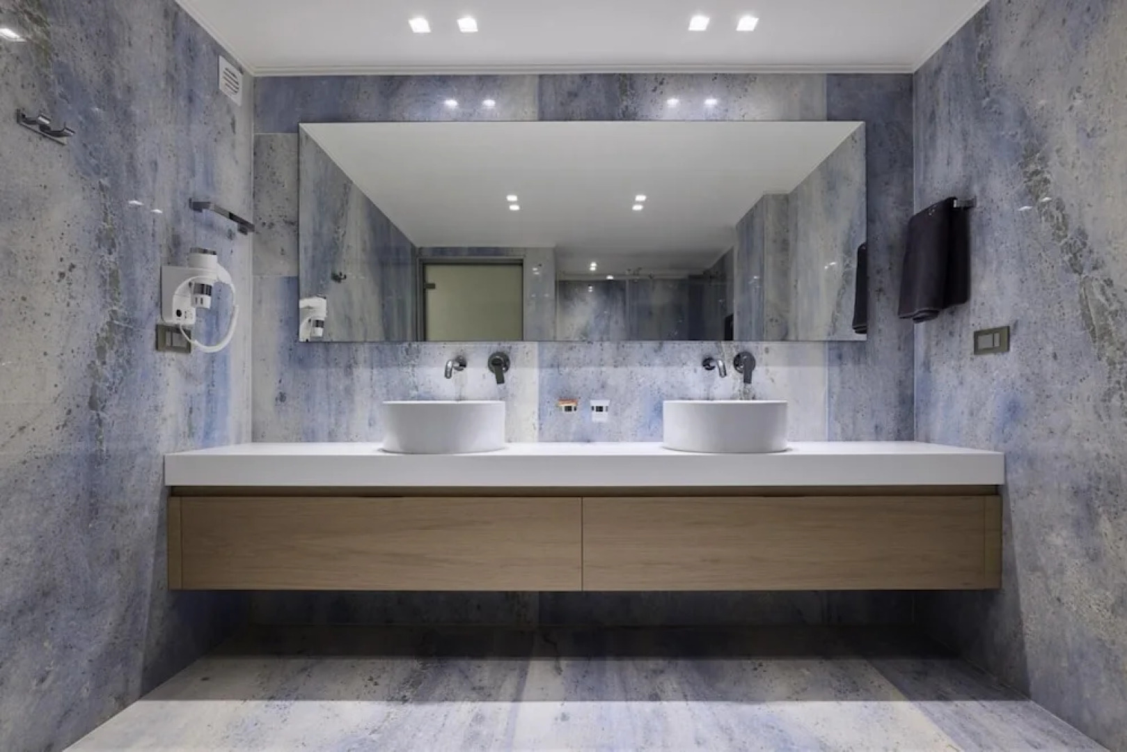 Melitina - Beautiful Waterfront 3 bed Room Villa