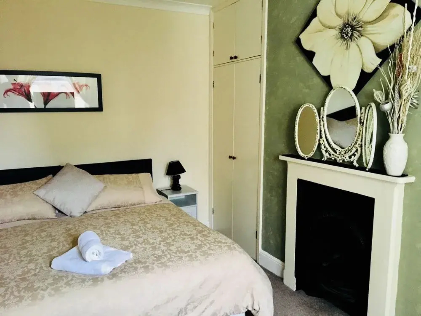 Bentons Guest House