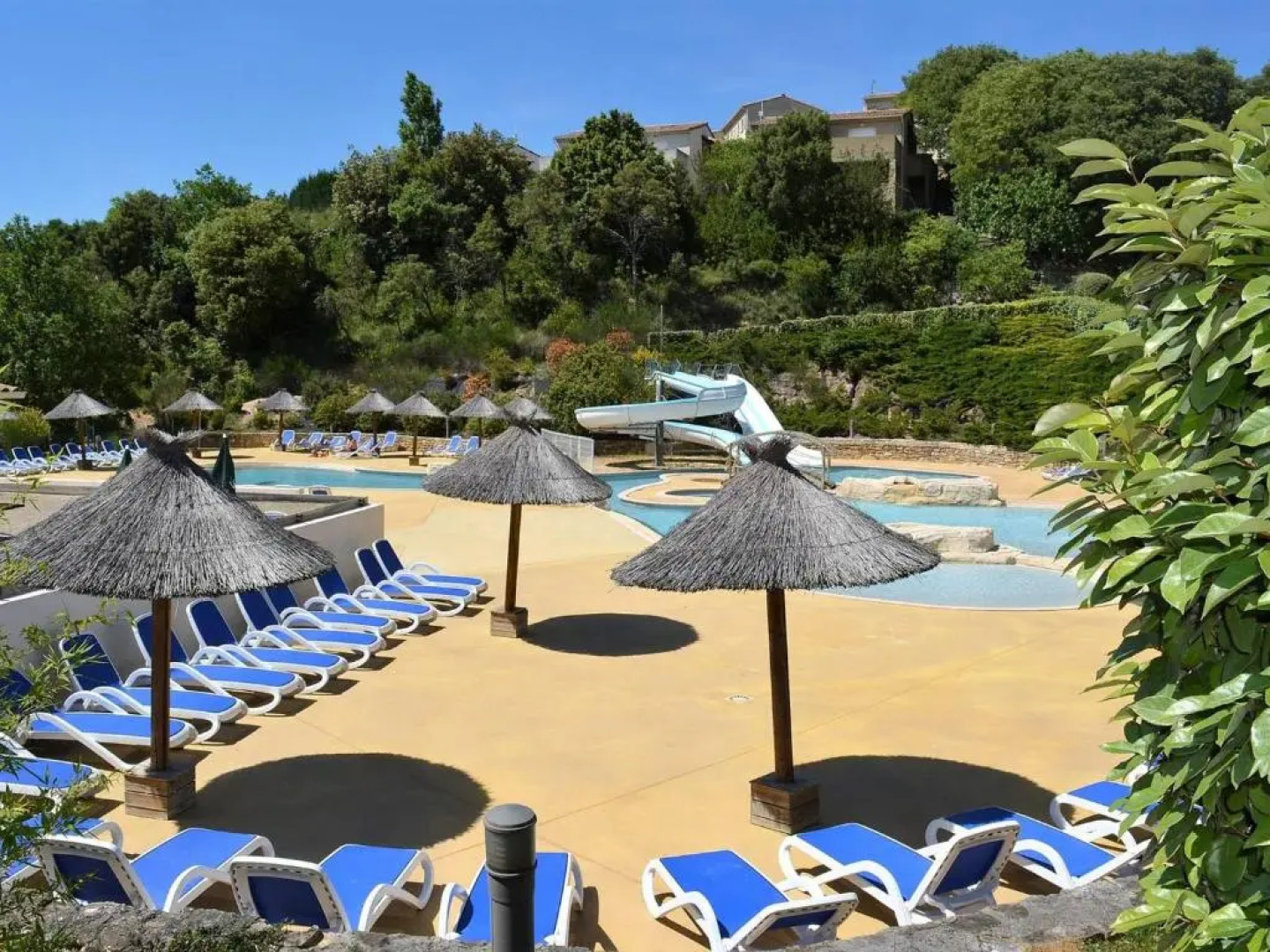 Maison Salavas, 3 Pièces, 6 Personnes - Fr-1-382-32