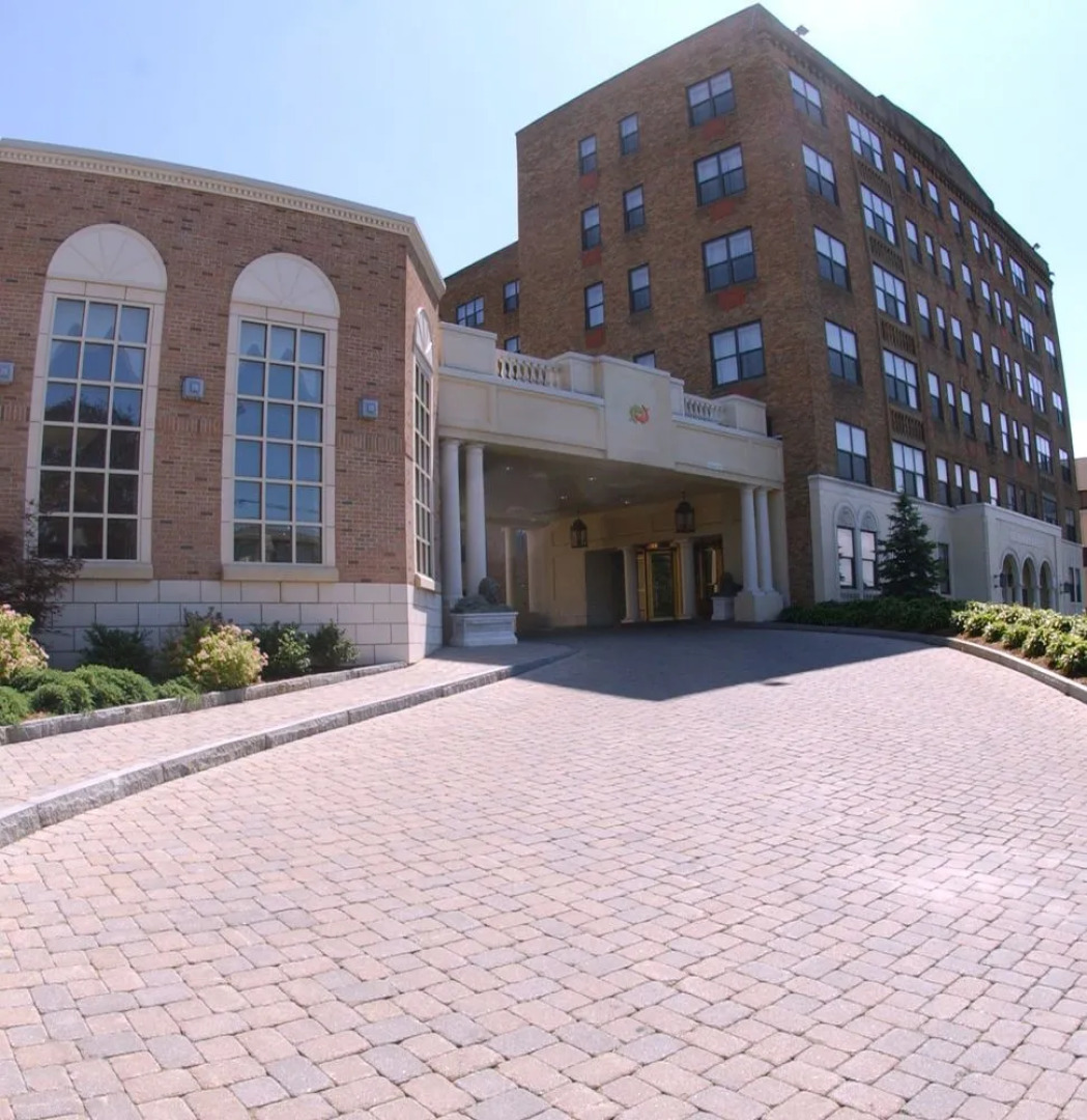 The Genesee Grande Hotel