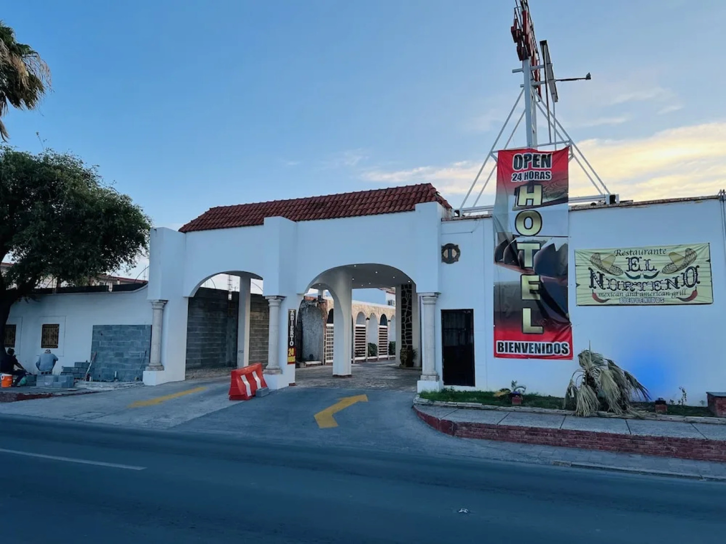 Hotel & Suites Hacienda Santa Maria