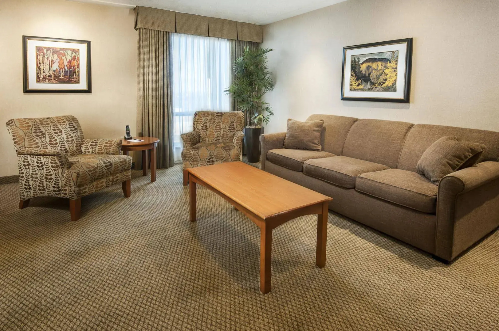 Carriage House Hotel & Conference Centre