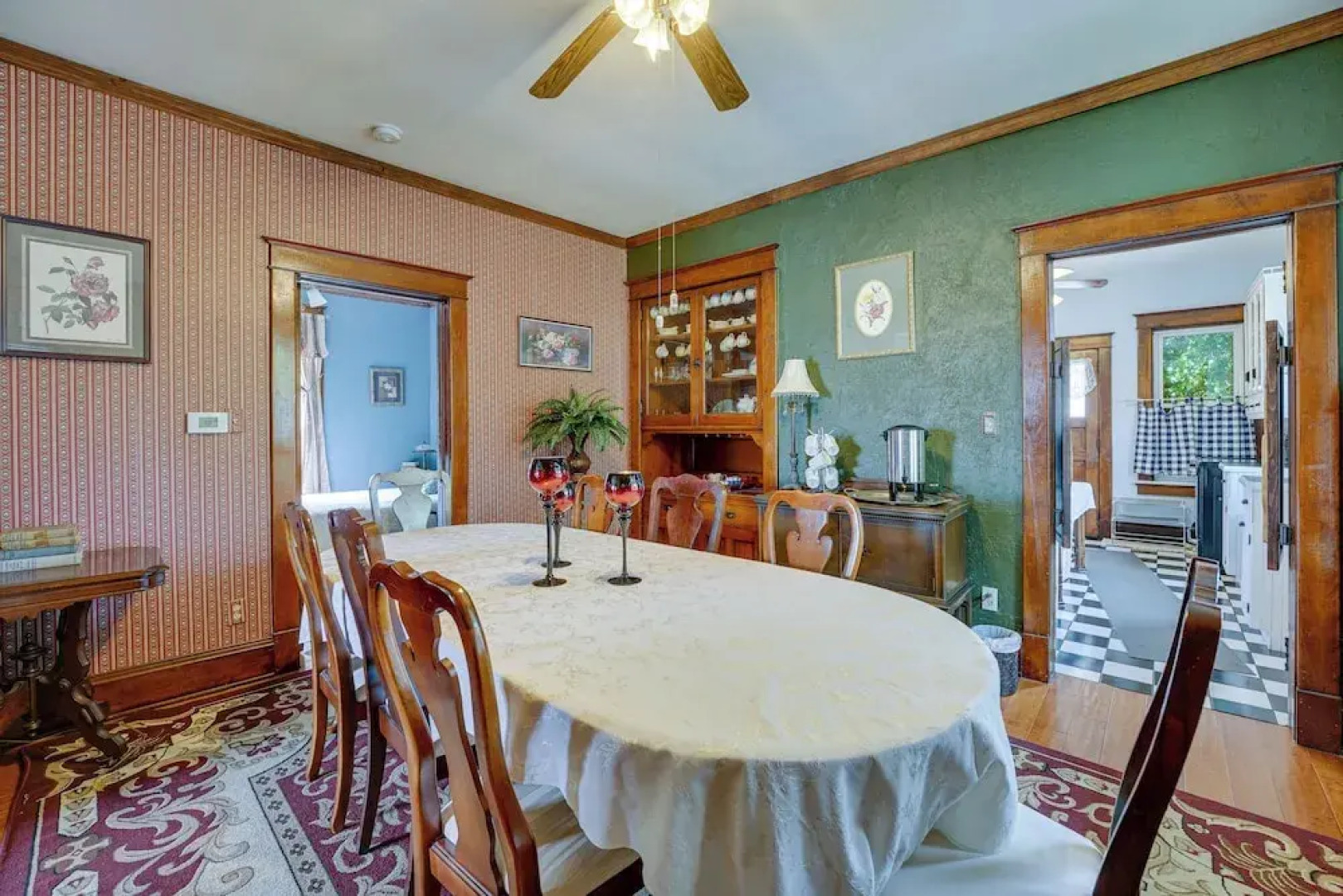 Dtwn Victorian Home - 1 Mi to Lake Michigan Beach!