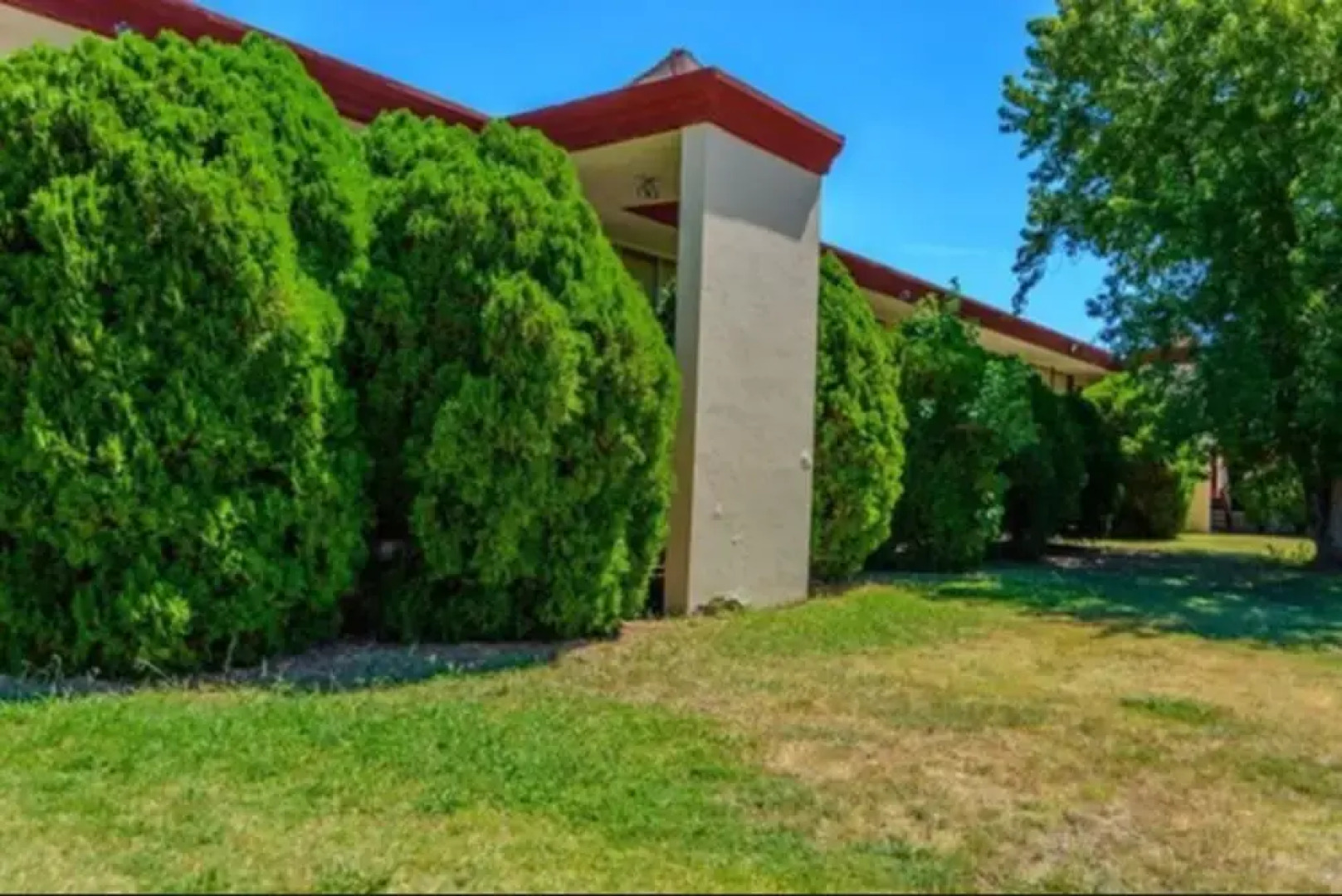 Executive Inn Hotel & Conference Centre