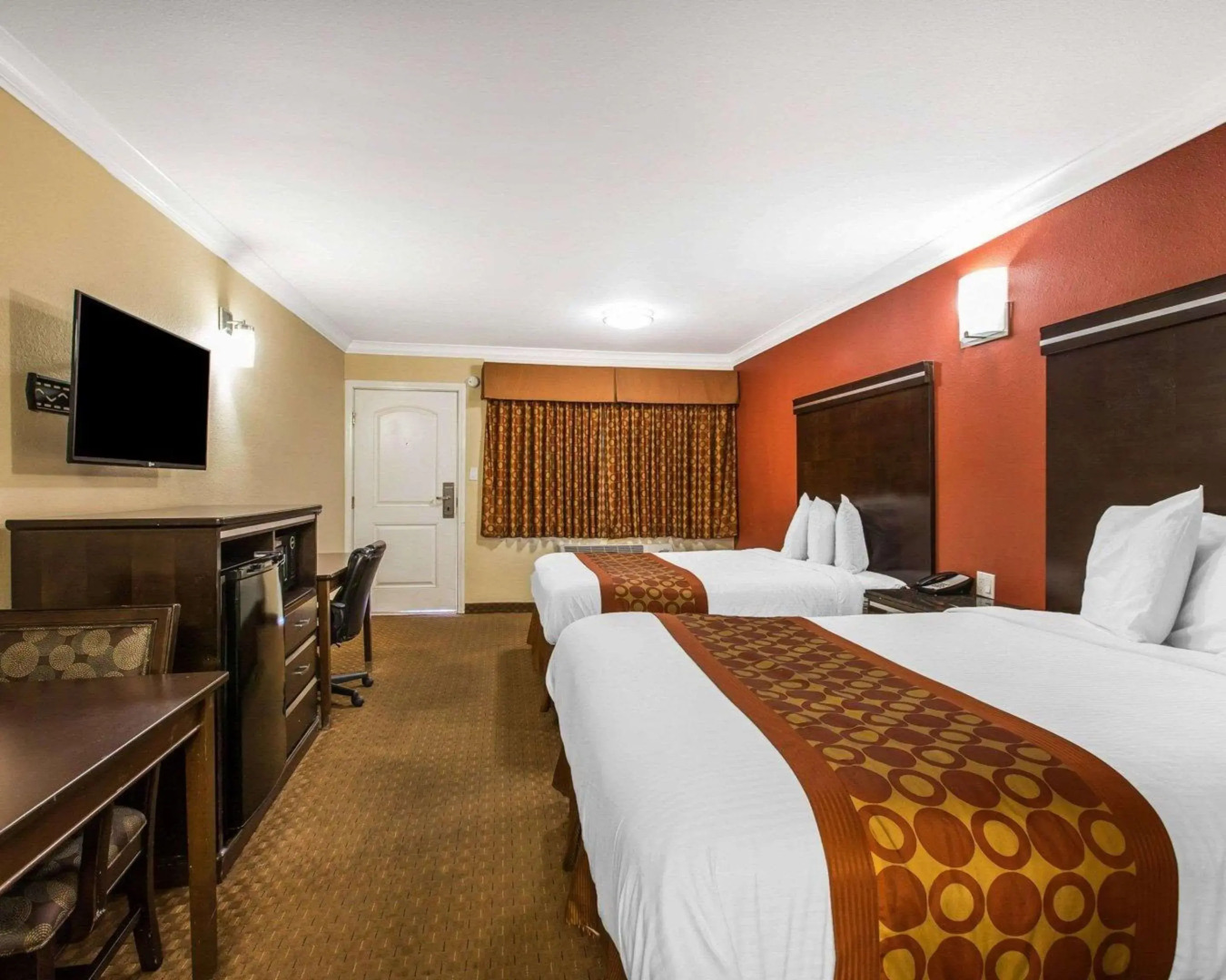 Rodeway Inn & Suites Corona