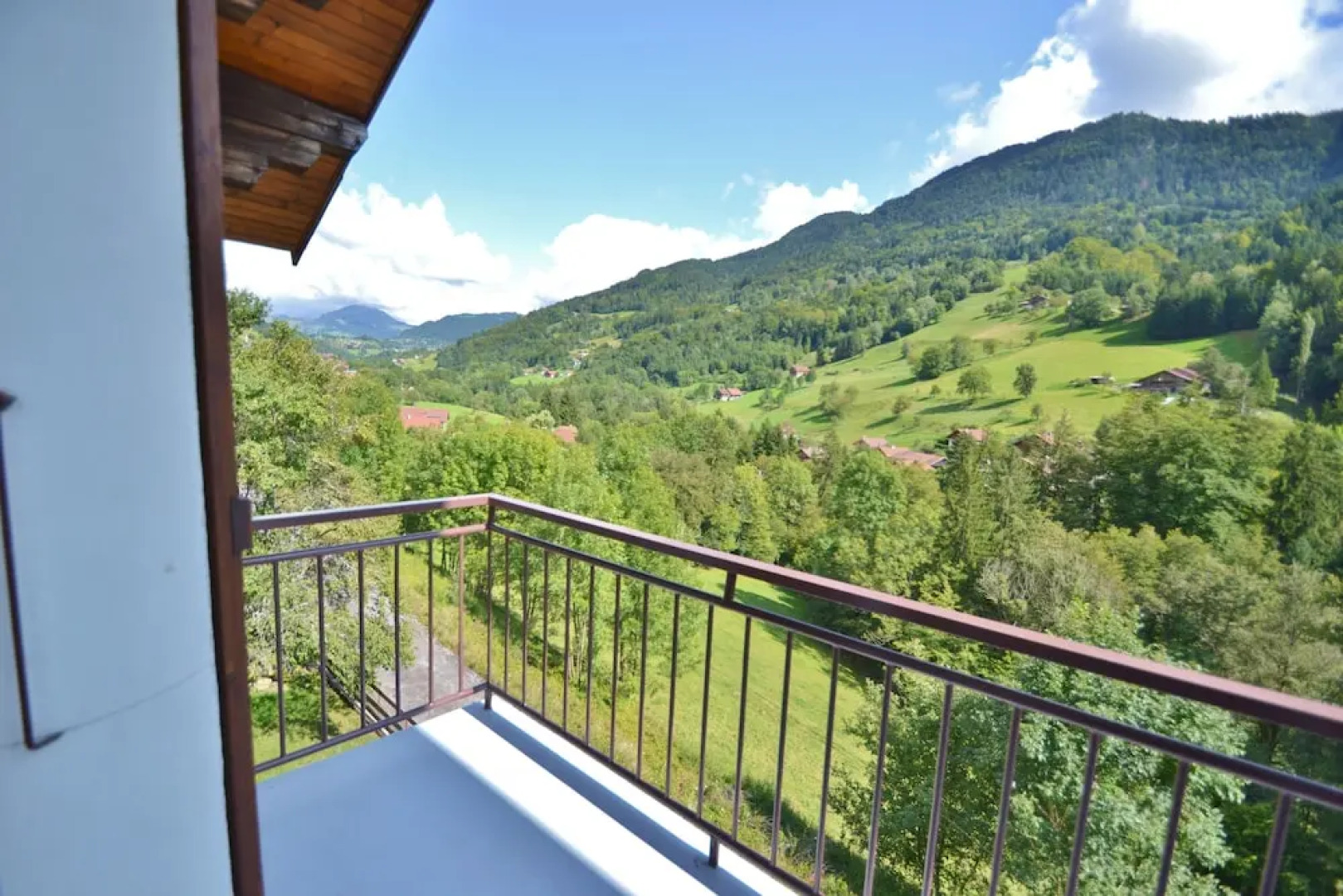 Labry & Co - ARAVIS Holidays